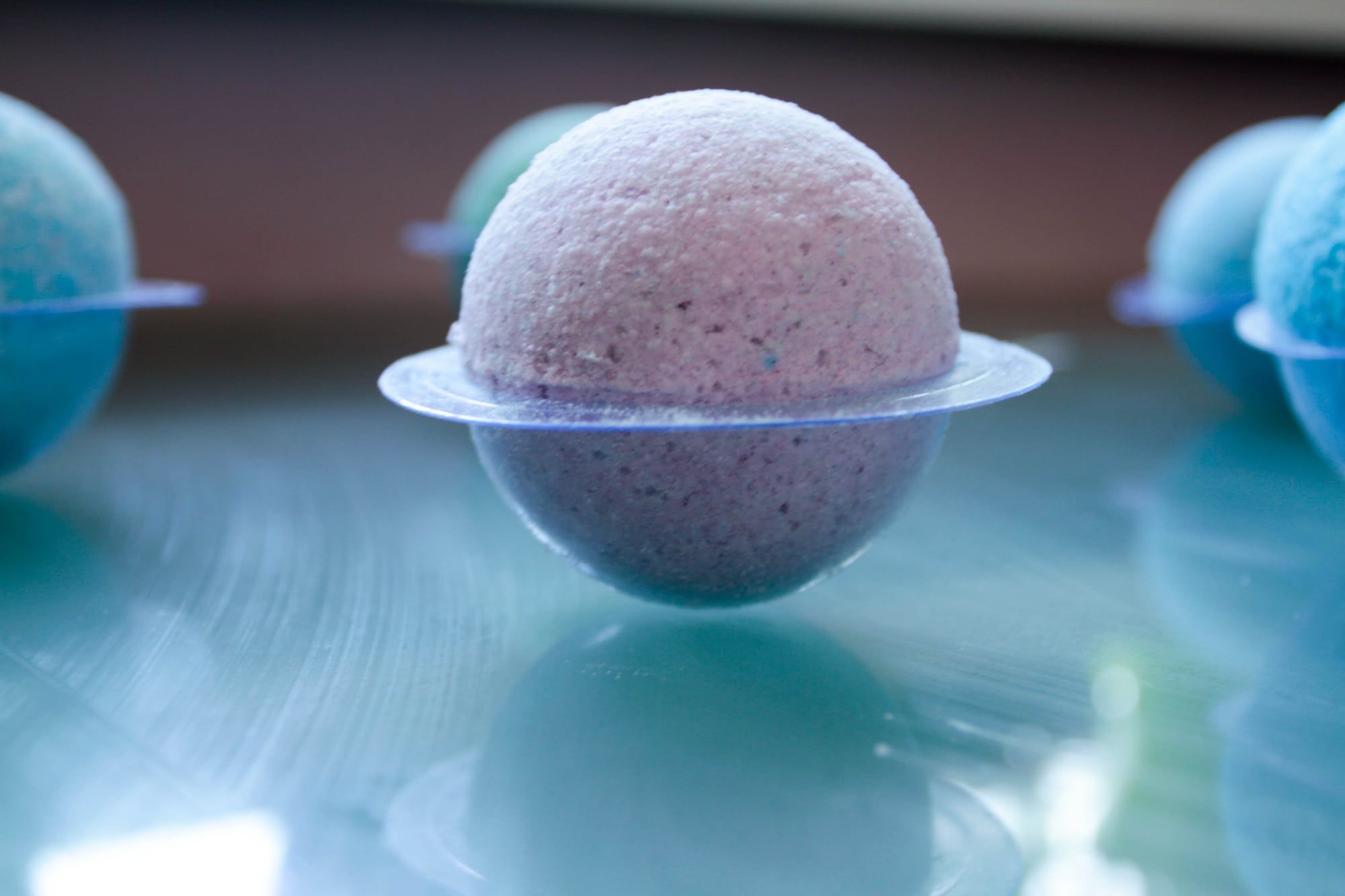 Which common bath bomb ingredients are not nut free?